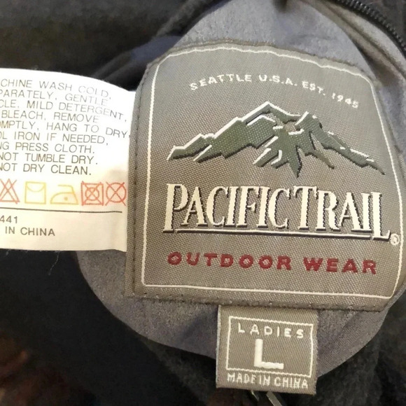 Pacific trail outdoor wear reversible jacket. Two jackets for the price … - Picture 3 of 7
